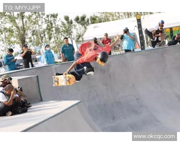 武汉极限运动队在滑板精英赛中以78分稳居积分榜首位 武汉极限运动队在滑板精英赛中以78分稳居积分榜首位